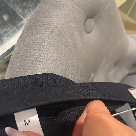 BLACK RIBBED SEAMLESS LEGGINGS - Picture 4 of 4